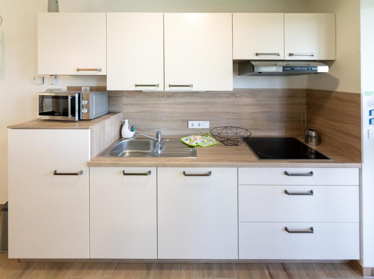 Apartmaji Banonia " Poletni Vetrc " Banovci Exteriör bild