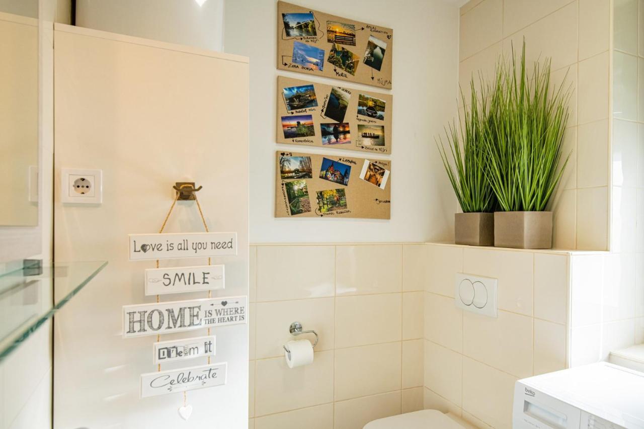 Apartmaji Banonia " Poletni Vetrc " Banovci Exteriör bild