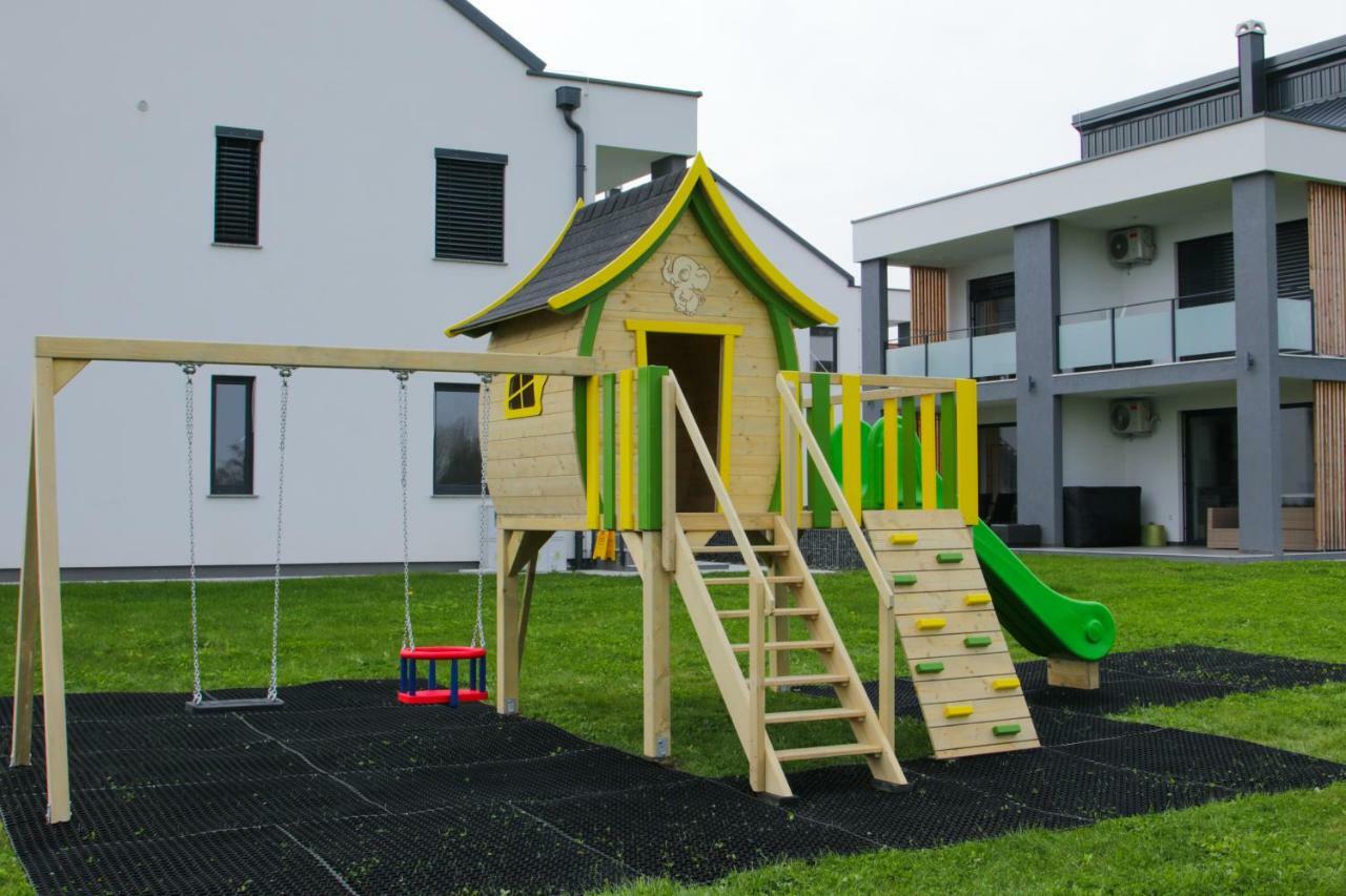 Apartmaji Banonia " Poletni Vetrc " Banovci Exteriör bild
